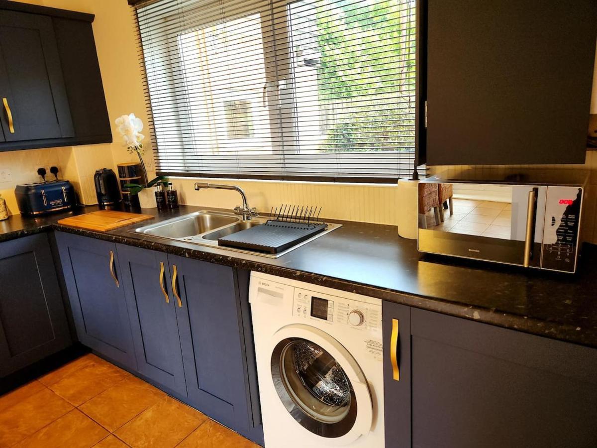 Home From Home 3 Bed,2 Bath House With Garden&Parking Near Centre&Tram Stop Sheffield Exterior foto