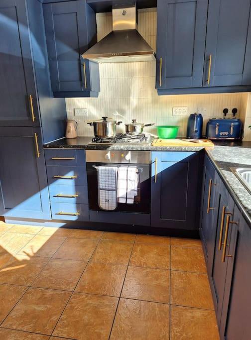 Home From Home 3 Bed,2 Bath House With Garden&Parking Near Centre&Tram Stop Sheffield Exterior foto
